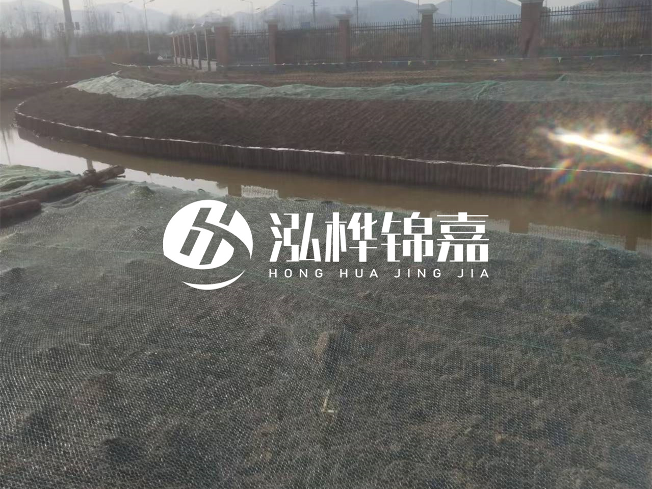 河道木樁打不下去怎么辦？河道打樁木能在水里使用多少年？